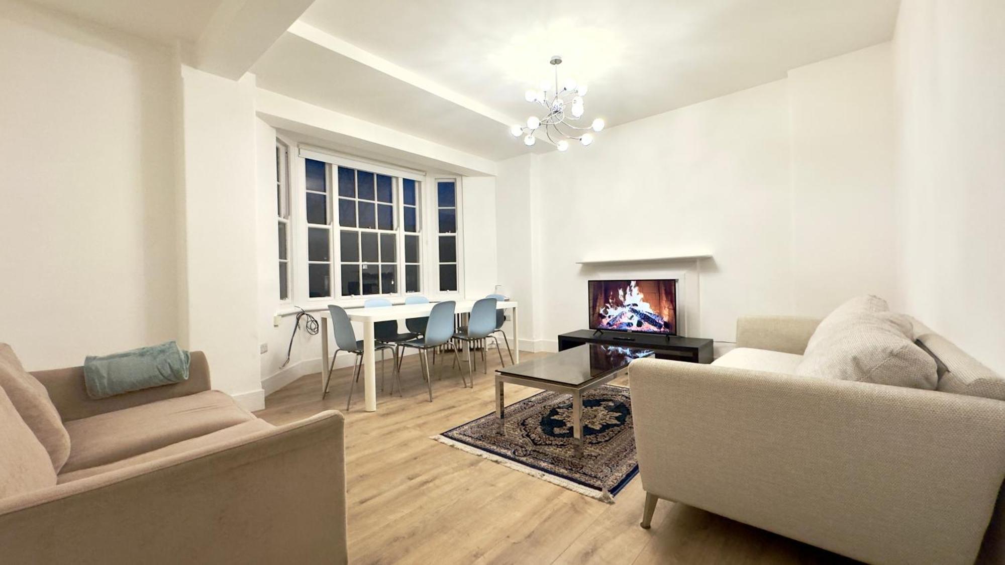 Superb 4 Bedroom Hyde Park Apartamento